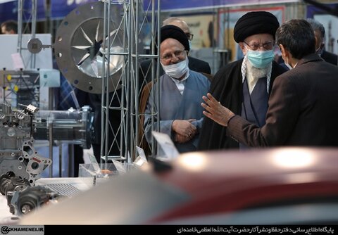 بازدید رهبر انقلاب از نمایشگاه توانمندی‌های صنعتی