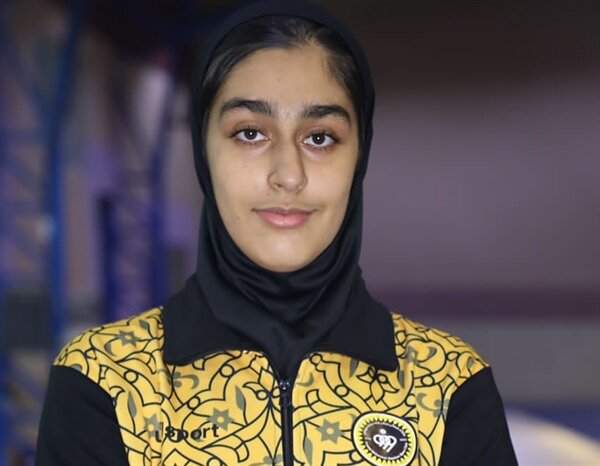 ریحانه رضایی؛ تنها نماینده سپاهان در تیم ملی شمشیربازی