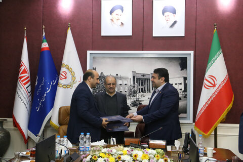 امضای دو تفاهمنامه همکاری وزارت صمت و ایمیدرو با بانک ملی برای توسعه و اشتغال ایمیدرو