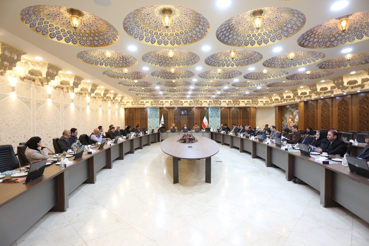 در اصفهان فراصنعتی، توسعه تجارت و خدمات مورد توجه است / لزوم ایجاد انجمن واردکنندگان استان اصفهان