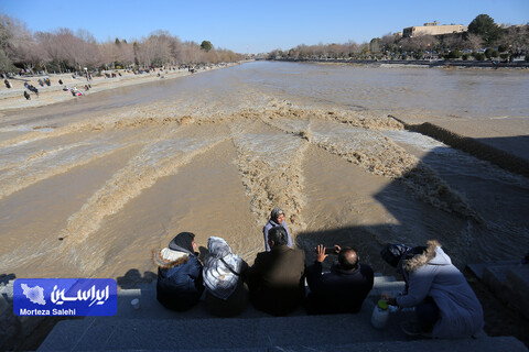 جاری شدن زاینده رود