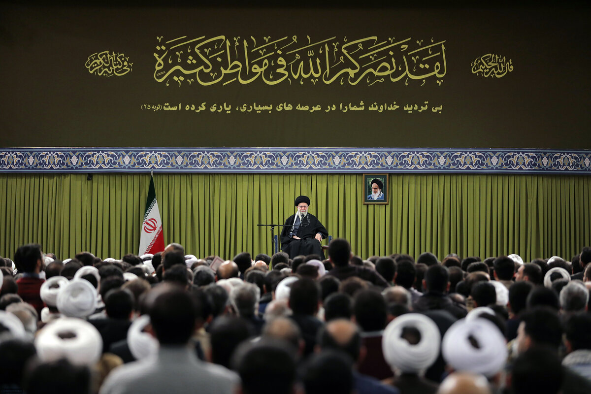 رهبر انقلاب: به‌خاطر حرکت ارزشمند ۲۲ بهمن ۱۴۰۱ به ملت ایران اظهار تعظیم می‌کنم