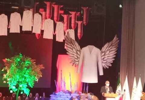 ایران بر کرونا پیروز شد/ تنها کشور تولیدکننده واکسن در منطقه هستیم وزیر بهداشت