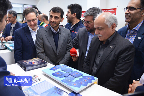 بازدید مدیرعامل فولاد مبارکه از غرفه های جشنواره نمایشگاه «مسیر زآینده»