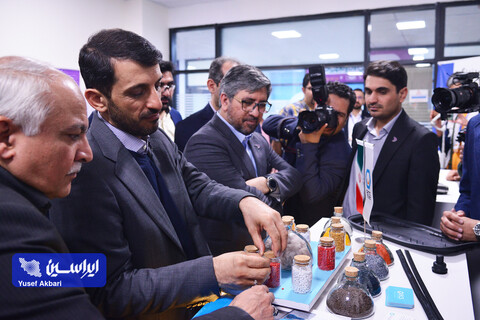 بازدید مدیرعامل فولاد مبارکه از غرفه های جشنواره نمایشگاه «مسیر زآینده»