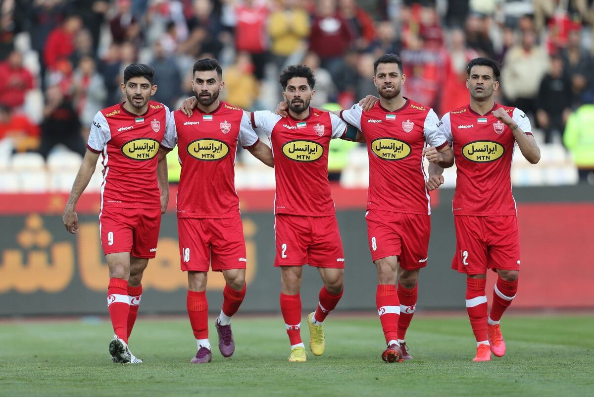 پرسپولیس با ۳ گل هم‌امتیاز سپاهان شد