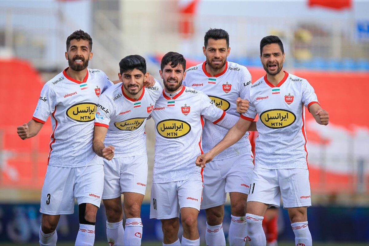 پرسپولیس با برد دراماتیک موقتاً صدر را از سپاهان گرفت