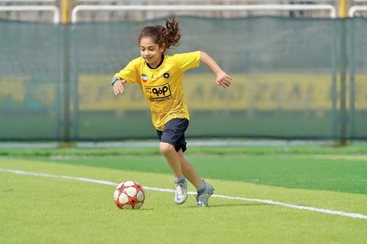 تصاویری از شروع تمرینات آرات حسینی در سپاهان