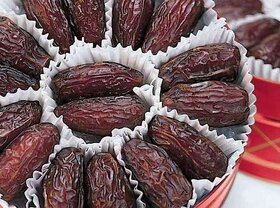 توزیع خرما با نرخ مصوب در میادین میوه و تره بار به مناسبت ماه رمضان