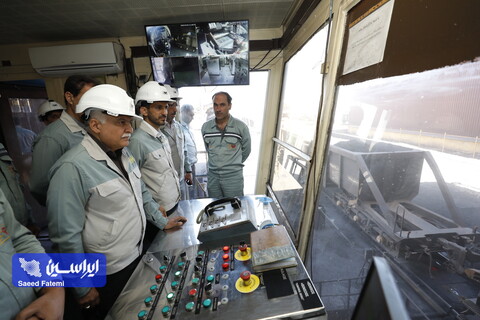 بازدید نوروزی مدیرعامل، جمعی از معاونین و مدیران شرکت فولاد مبارکه با کارکنان شاغل و پیمانکار در واحدهای مختلف