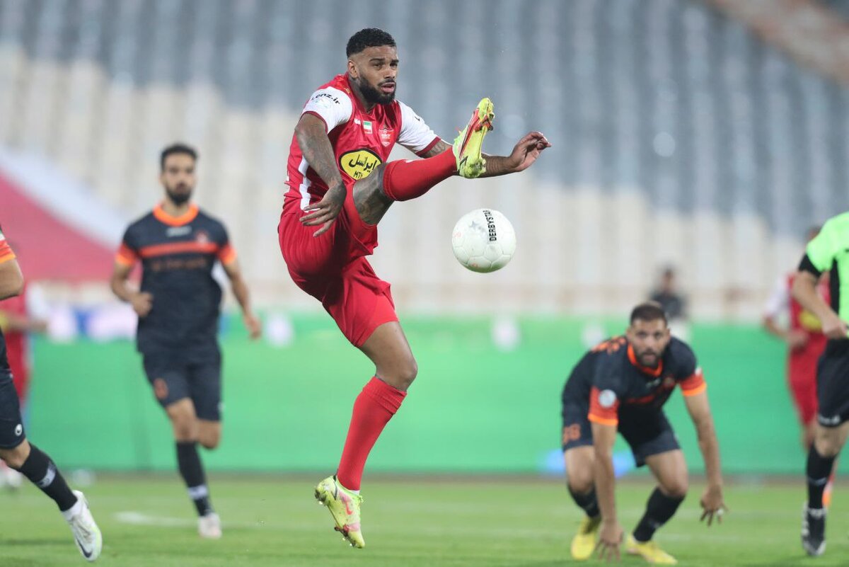 پرسپولیس از بهترین گلزنش شکایت کرد