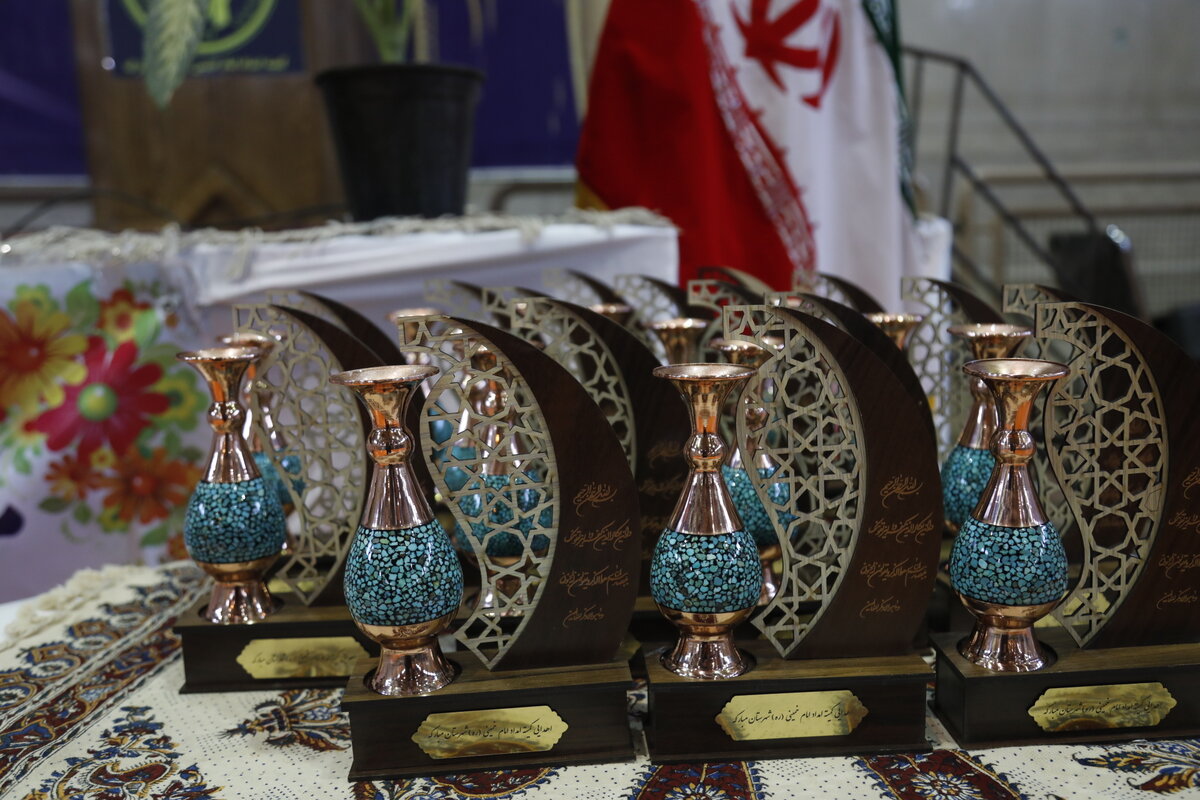 برگزاری آیین توزیع نمادین ۱۰۰۰ بسته معیشتی