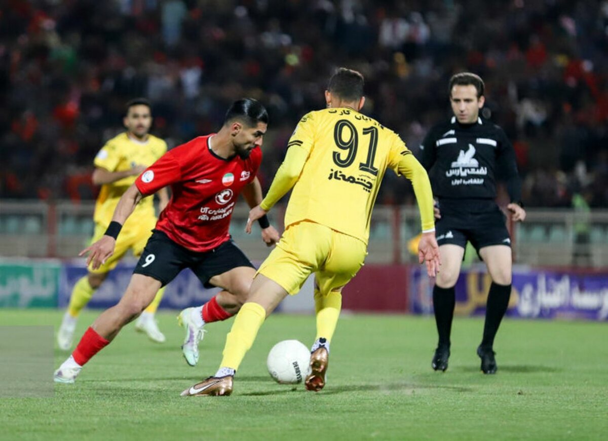 سپاهان علیرغم شکست مقابل تراکتور همچنان صدرنشین لیگ باقی ماند/ فرصت خوبی که از دست رفت