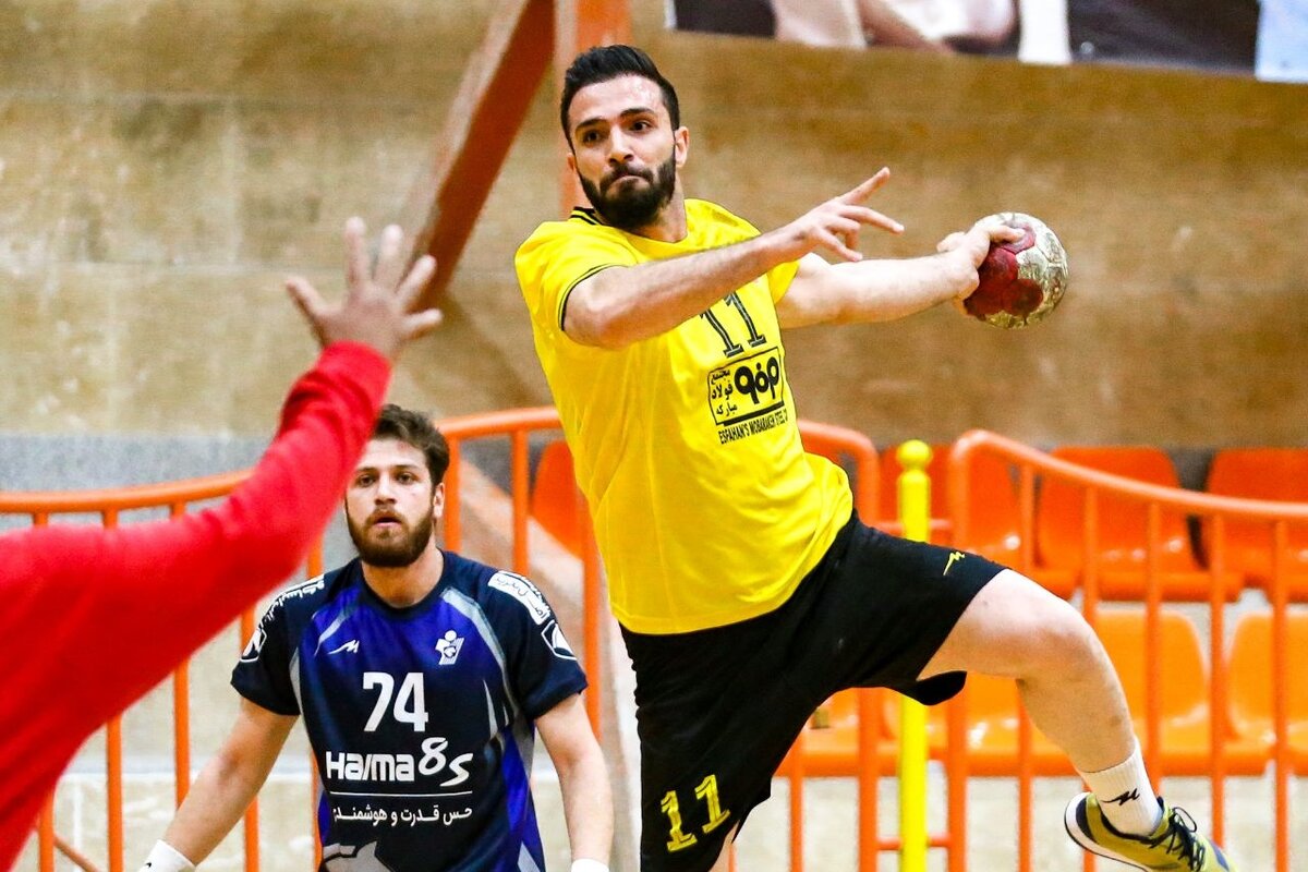 صدر جدول هندبال طلایی ماند