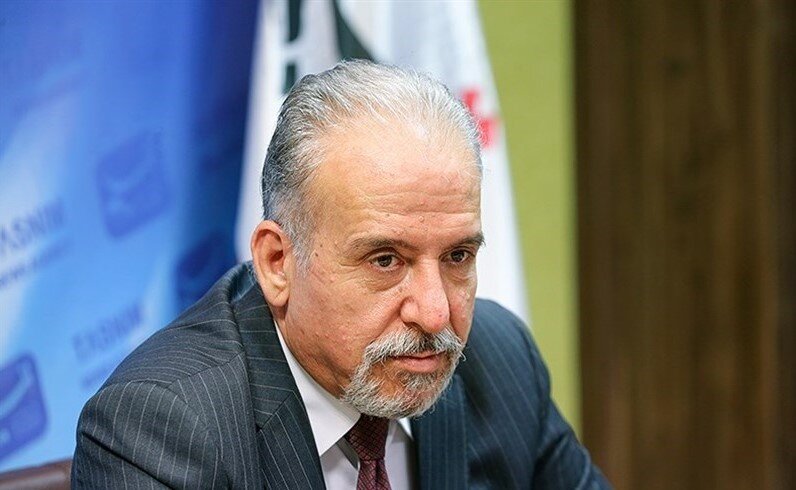 کاهش وابستگی اقتصاد کشور به دلار امکانپذیر است/ تمام منابع ارزی باید در اختیار بانک مرکزی باشد 