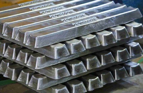 رشد ۸۹ درصدی عرضه و فروش انگوران در بورس کالا/ افزایش استخراج ماده معدنی نسبت به برنامه  روی