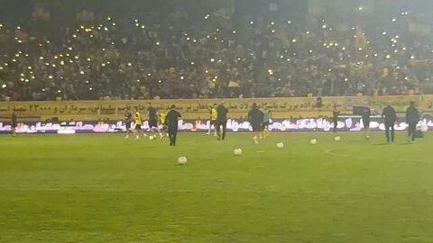 گرم کردن بازیکنان سپاهان پیش از جدال حساس با رفسنجانی‌ها