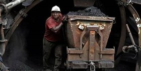 سهم ۵۱ درصدی کارگران از۱۳۰ هزار شغل معادن کشور/ بیشترین اشتغال در معادن سنگ آهن و مس با ۵۰ هزار نفر