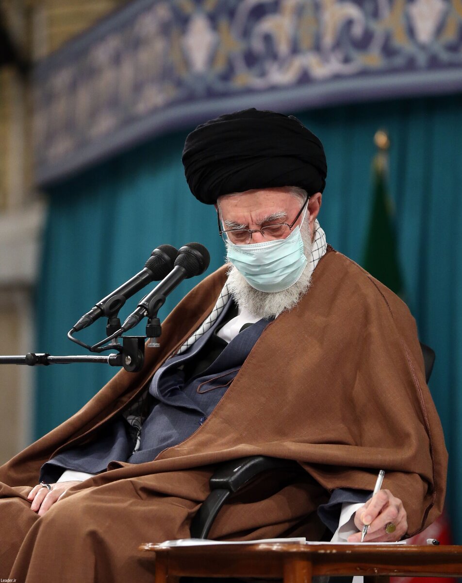 راه روشن انقلاب را با جدیت دنبال کنید/ کشور نیازمند آرمانخواهی، امید و عقلانیت است