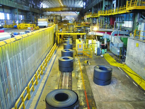 کاهش قیمت ورق گرم چین برای سومین هفته متوالی کلاف گرم