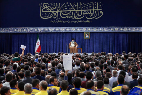 کارگران ستون فقرات تولید هستند/ سعی کردند جامعه کارگری را مقابل نظام قرار بدهند اما بهخاطر هوشمندی کارگران نتوانستند دیدار کارگران با رهبر