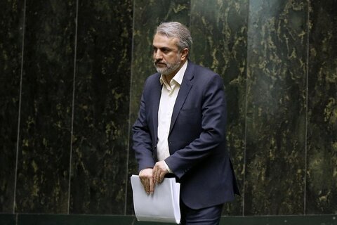 آقای بیگی بلند شید و تنها یک خودرو که داده‌شده را نام ببرید