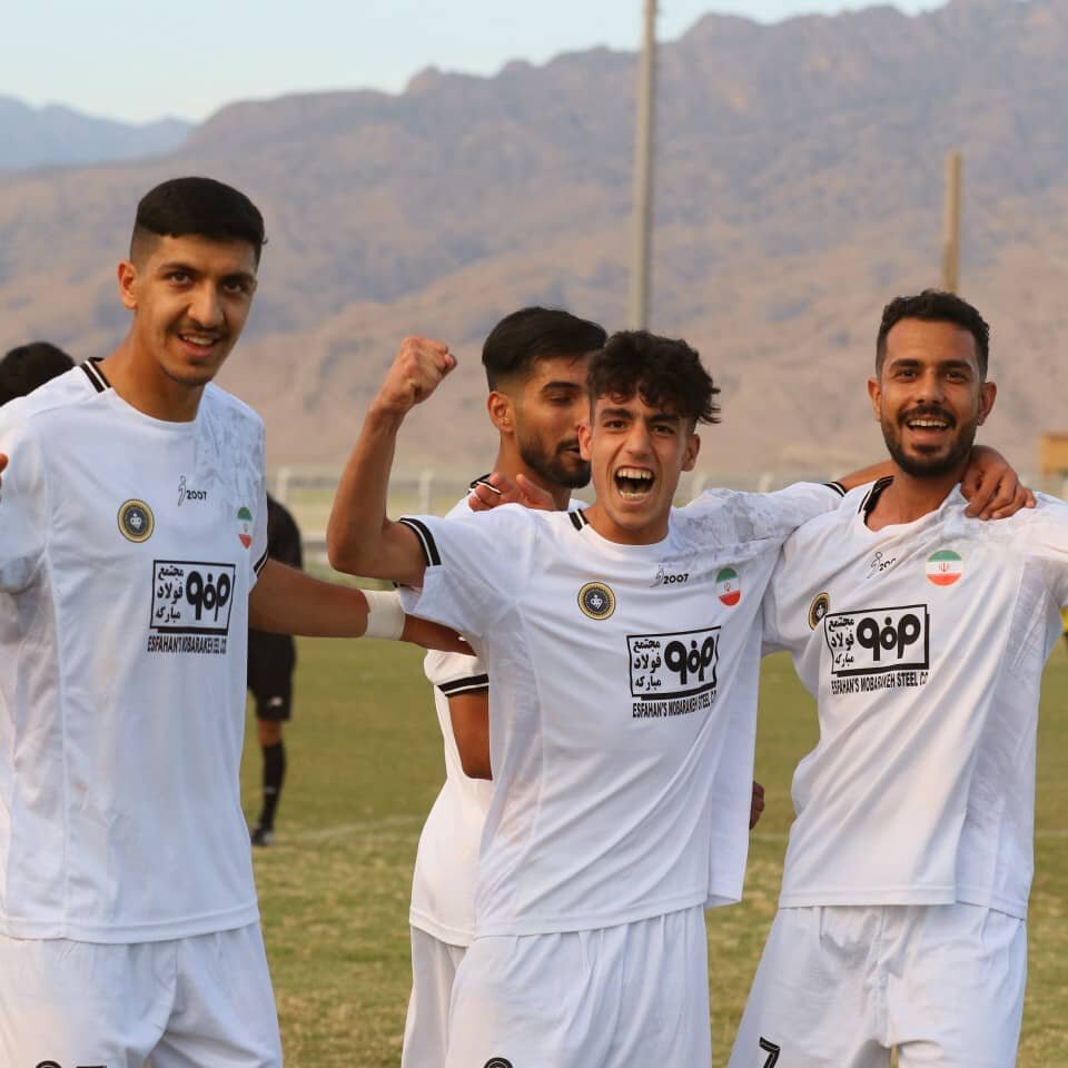 شاگردان بصیرت توقف‌ ناپذیرند