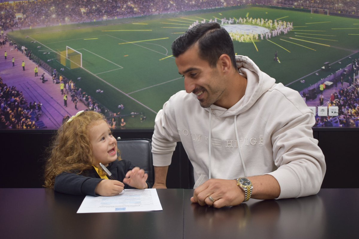 حاجصفی با آتنیها تمدید کرد