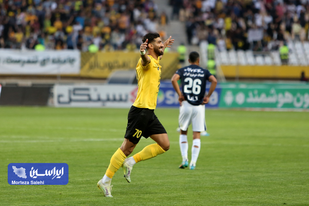 امید به قهرمانی سپاهان با نابودی پیکان زنده ماند/ همه چیز به هفته آخر کشید