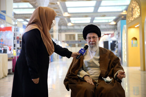 رهبر انقلاب: کتاب همچنان در جایگاه والای خود قرار دارد/ فرهنگ‌سازی کشور نیازمند کتاب است
