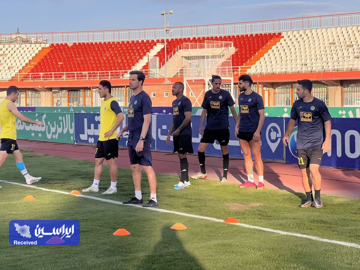 آماده‌سازی بازیکنان سپاهان برای نبرد با مس کرمان