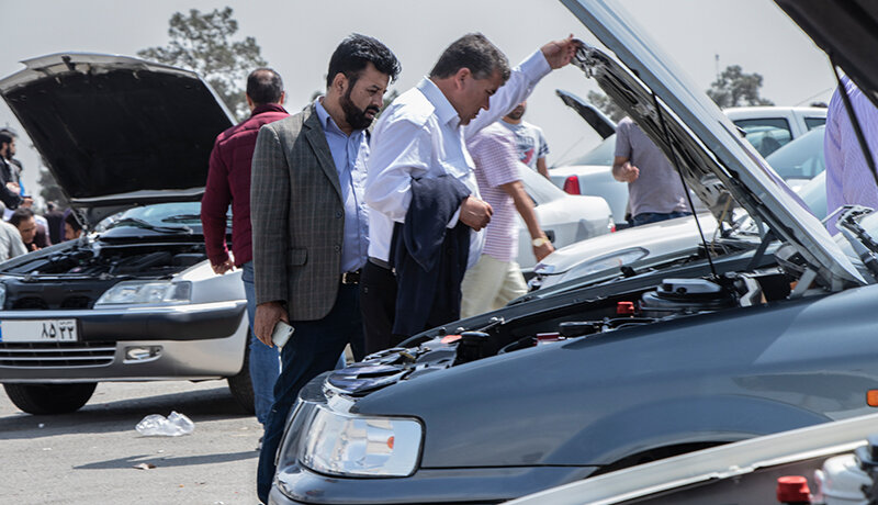 بازار خودرو غرق در بلاتکلیفی