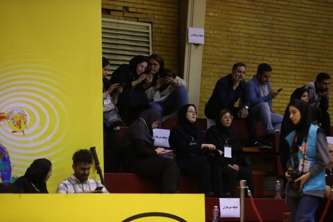 حمله به بازیکنان و هواداران سپاهان/ خبرنگاران اصفهانی را به سالن راه ندادند خبرنگاران