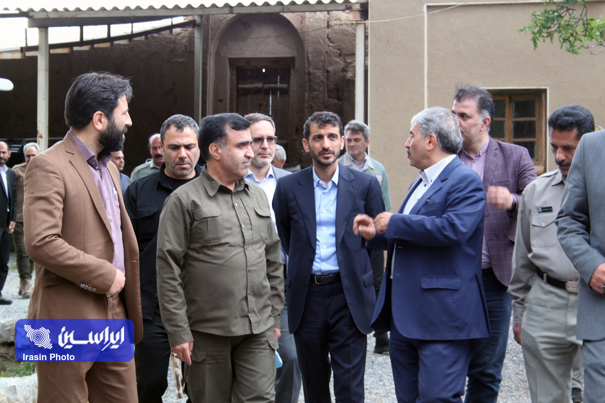 همه صنایع در کنار همه مردم برای احیای محیط زیست/ هدف فولاد مبارکه تبدیل شدن به الگوی زیست محیطی کشور و رسیدن به صنعت سبز است