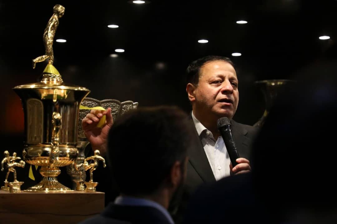 مدیران صداوسیما در ورزشگاه نقش جهان