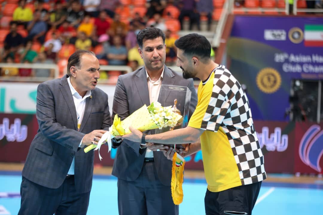 تجلیل از لژیونر سپاهانی