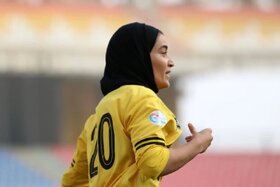 در فوتبال زنان خبری از قرارداد میلیاردی نیست/ در باشگاه سپاهان همه‌چیز شفاف است