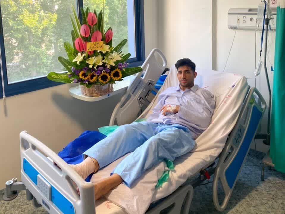 عیادت نماینده سپاهان از بازیکن استقلال