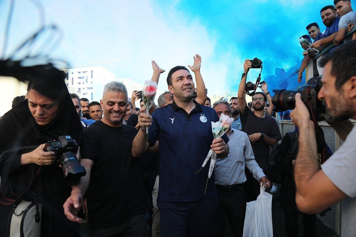 نکونام: هدف ما هم در استقلال جام گرفتن است/ استقلال هم سقف قرارداد ندارد