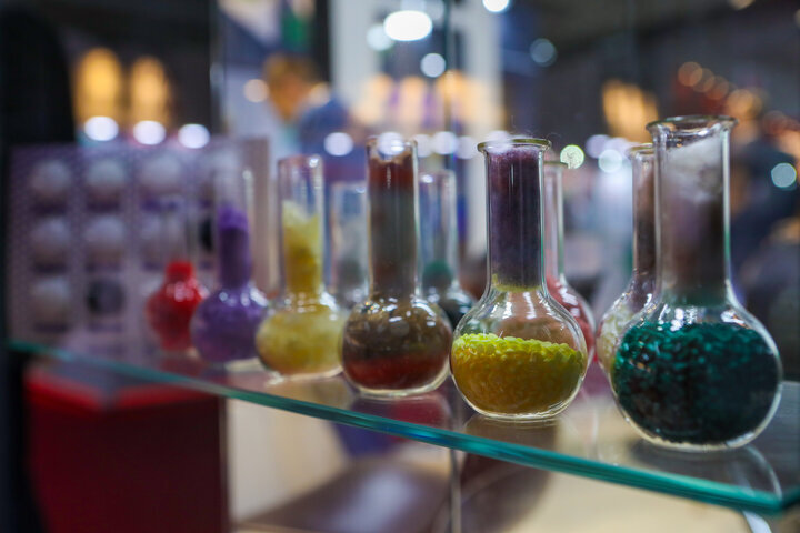 عرضه ۹۰ هزار تن مواد پلیمری و شیمیایی در بورس کالا