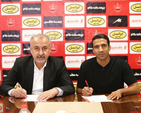 هافبک سابق استقلال و سپاهان به پرسپولیس پیوست مسعود ریگی در پرسپولیس