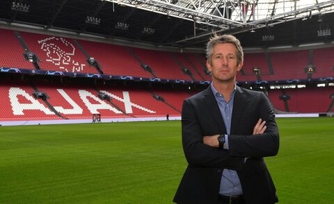 انتقال اسطوره فوتبال هلند به بیمارستان پس از خونریزی مغزی ادوین فاندرسار