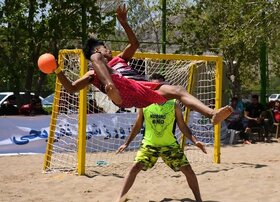 میزبانی نماینده اصفهان در مسابقات هندبال ساحلی کشور