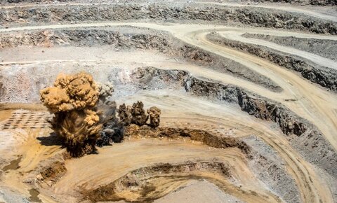 ذخایر معدن انگوران رو به اتمام است/ ضرورت برنامه ریزیهای برای اکتشاف معدن سرب و روی انگوران