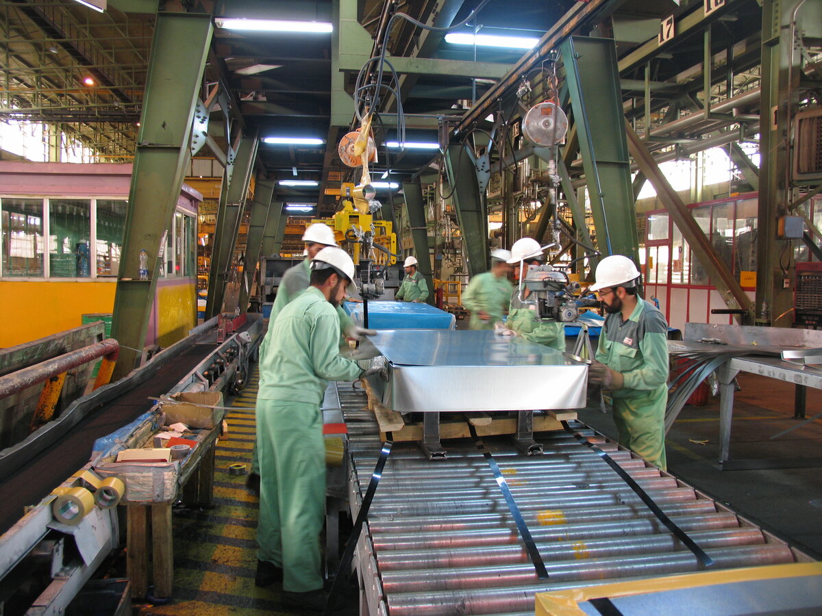 تجارت گردان | رشد ۳۸.۷ درصدی درآمد فروش فولاد مبارکه در ۴ماهه ابتدایی سال ۱۴۰۲