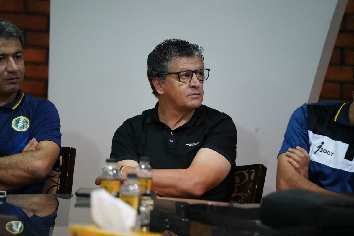 مربی تیم فوتبال سپاهان: باید فرآیند رسیدن بازیکنان تیم‌های پایه به تیم اصلی را تسهیل کنیم