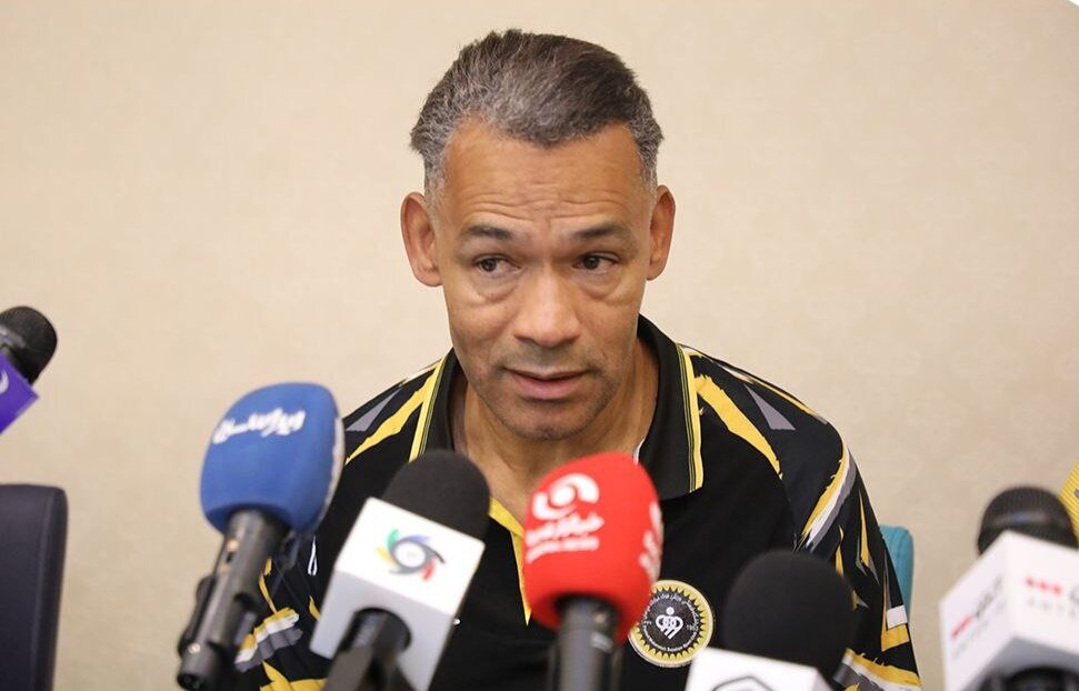 مورایس: در بازی مقابل تراکتور به حضور هواداران نیاز داریم/ می‌خواهیم برای همه الگو باشیم