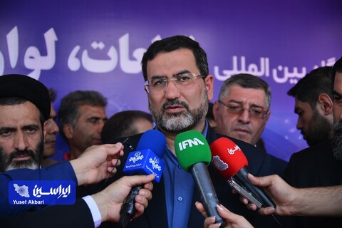 نمایشگاه خودرو ثمره طرح شفافیت کالا و شناسه گذاری است/کالای بدون شناسه مشمول اخذ خسارت بیمه نمیشود آیین افتتاح نمایشگاه بینالمللی قطعات، لوازم و مجموعههای خودرو