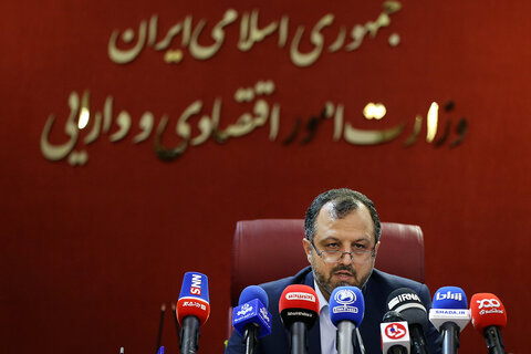 کاهش تورم ارز و مسکن/ تعیین تکلیف سهام عدالت متوفیان خاندوزی