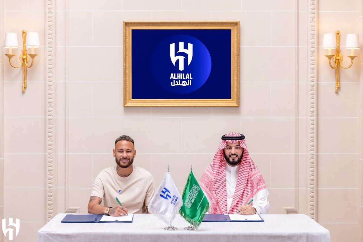 نیمار رسماً به الهلال پیوست
